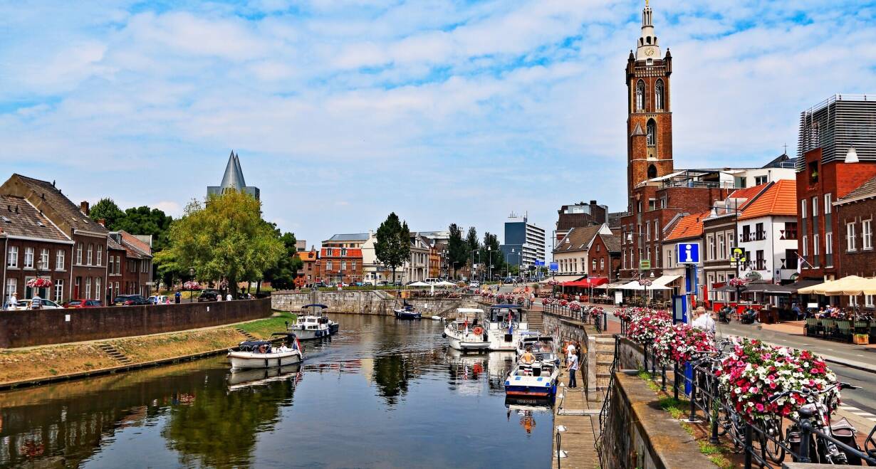8-daagse België cruise en Zuidelijke Nederlanden - BelgiëZondag in Roermond