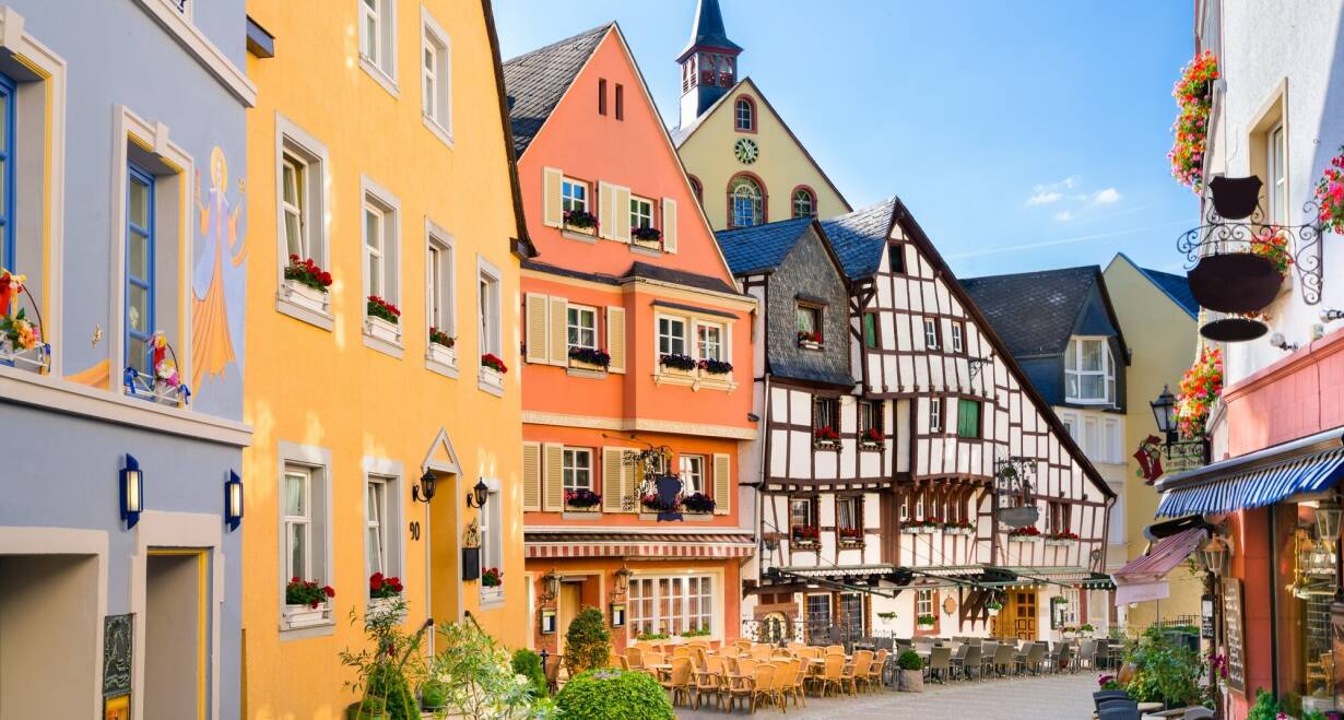 6-daagse cruise Vakwerkhuizen & wijngaarden langs de Rijn & Moezel - DuitslandZondag in Bernkastel